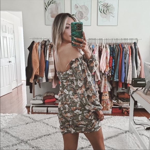 Hello Molly floral ruched off shoulder mini dress NWT - Picture 4 of 4